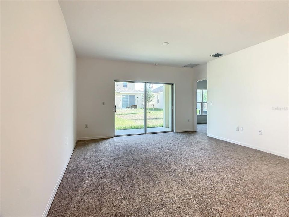 For Rent: $2,095 (4 beds, 2 baths, 1495 Square Feet)