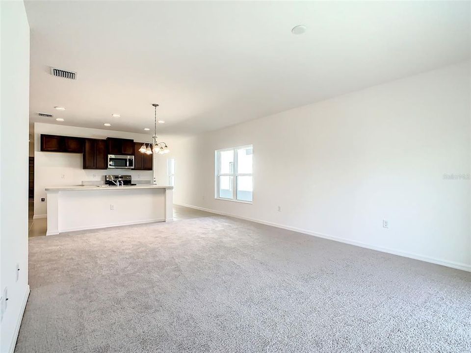 For Rent: $2,095 (4 beds, 2 baths, 1495 Square Feet)