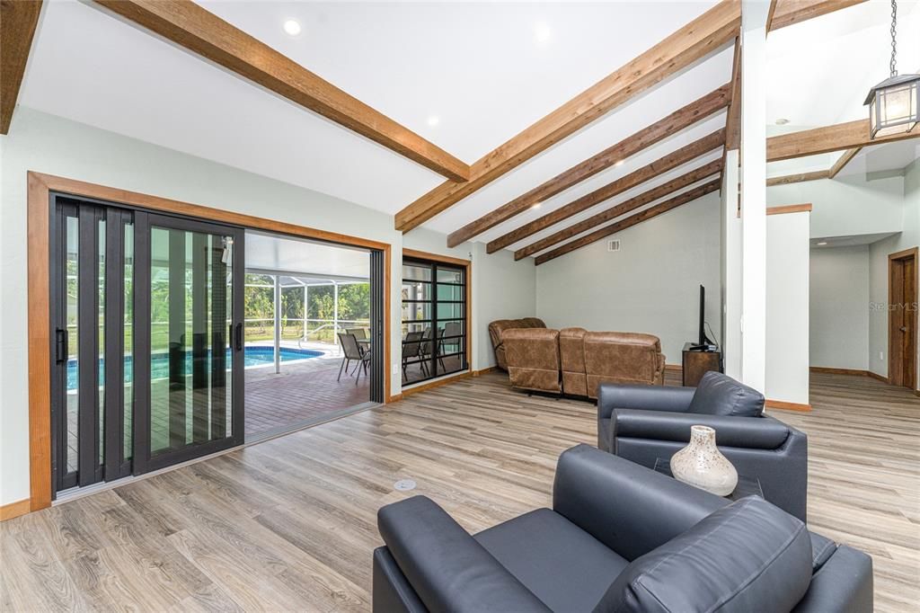 En Venta: $599,000 (3 camas, 2 baños, 2136 Pies cuadrados)