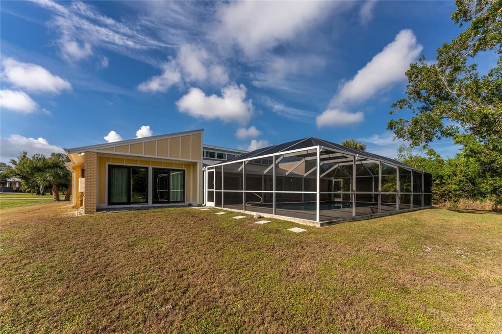 En Venta: $599,000 (3 camas, 2 baños, 2136 Pies cuadrados)