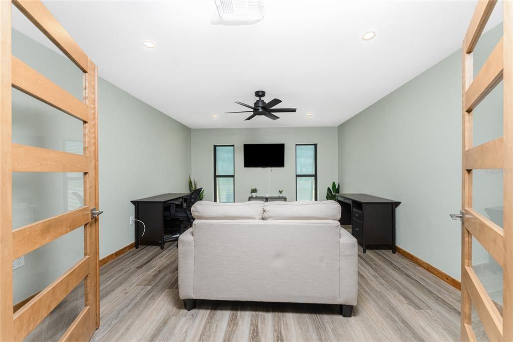 En Venta: $599,000 (3 camas, 2 baños, 2136 Pies cuadrados)