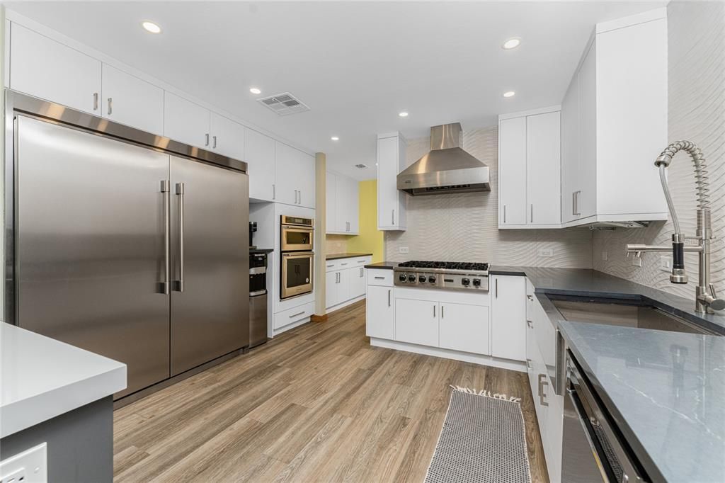 En Venta: $599,000 (3 camas, 2 baños, 2136 Pies cuadrados)