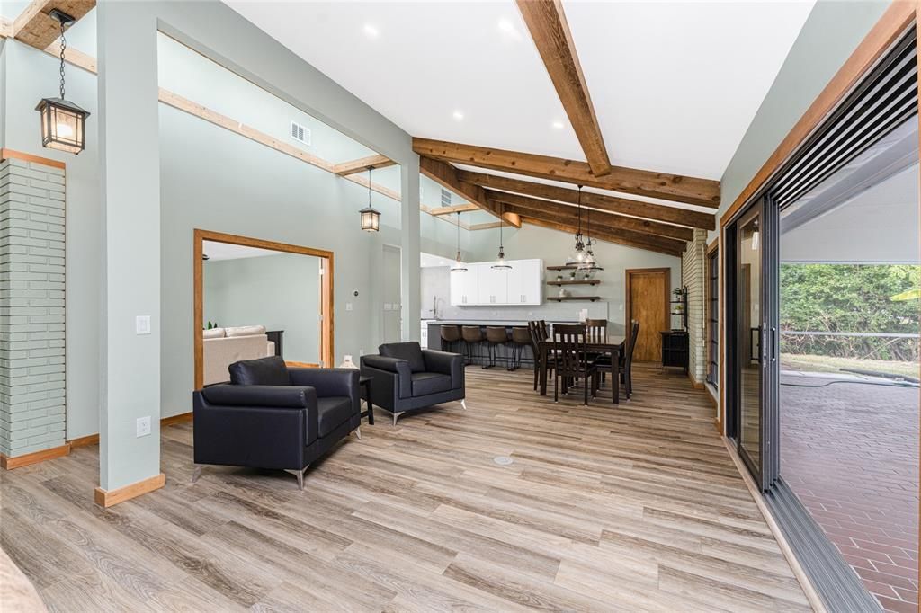 En Venta: $599,000 (3 camas, 2 baños, 2136 Pies cuadrados)