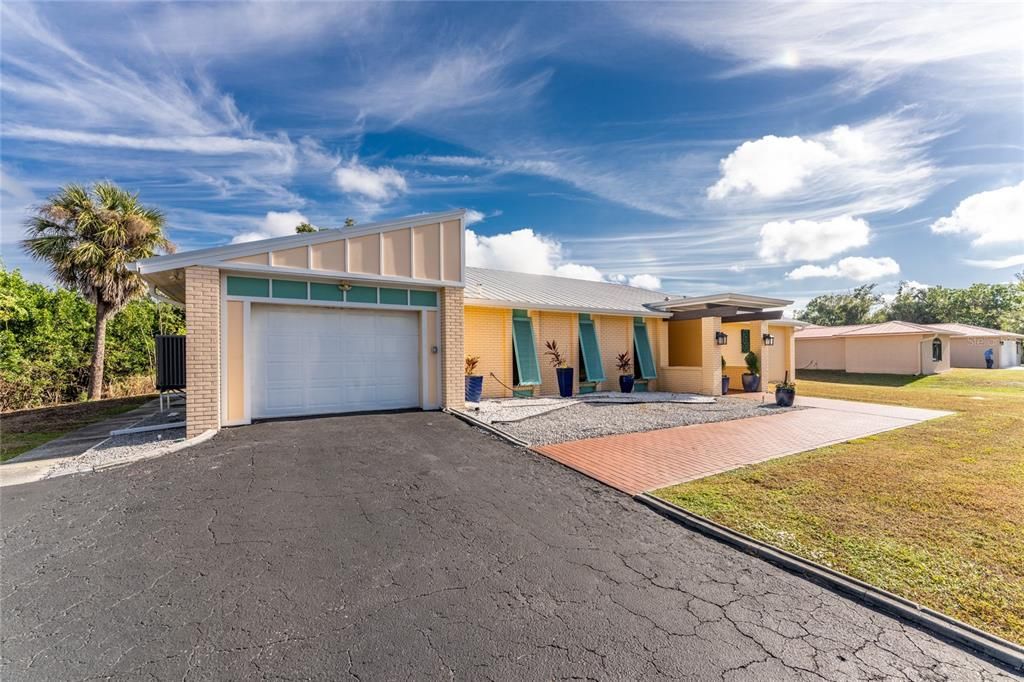 En Venta: $599,000 (3 camas, 2 baños, 2136 Pies cuadrados)