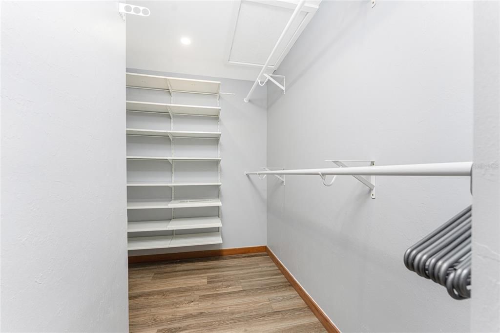 En Venta: $599,000 (3 camas, 2 baños, 2136 Pies cuadrados)