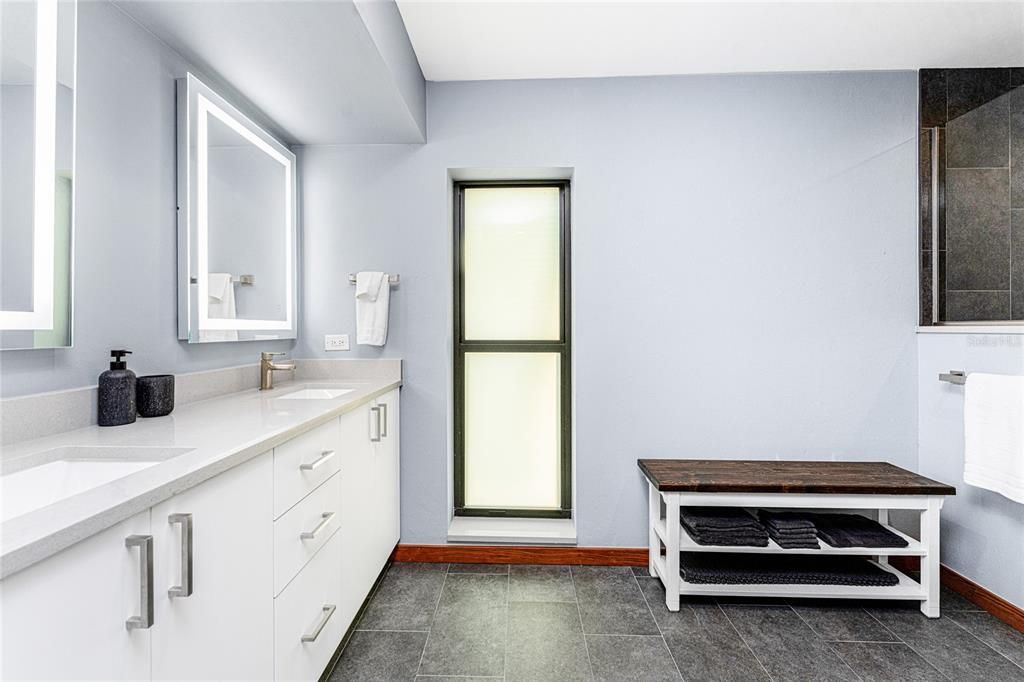 En Venta: $599,000 (3 camas, 2 baños, 2136 Pies cuadrados)