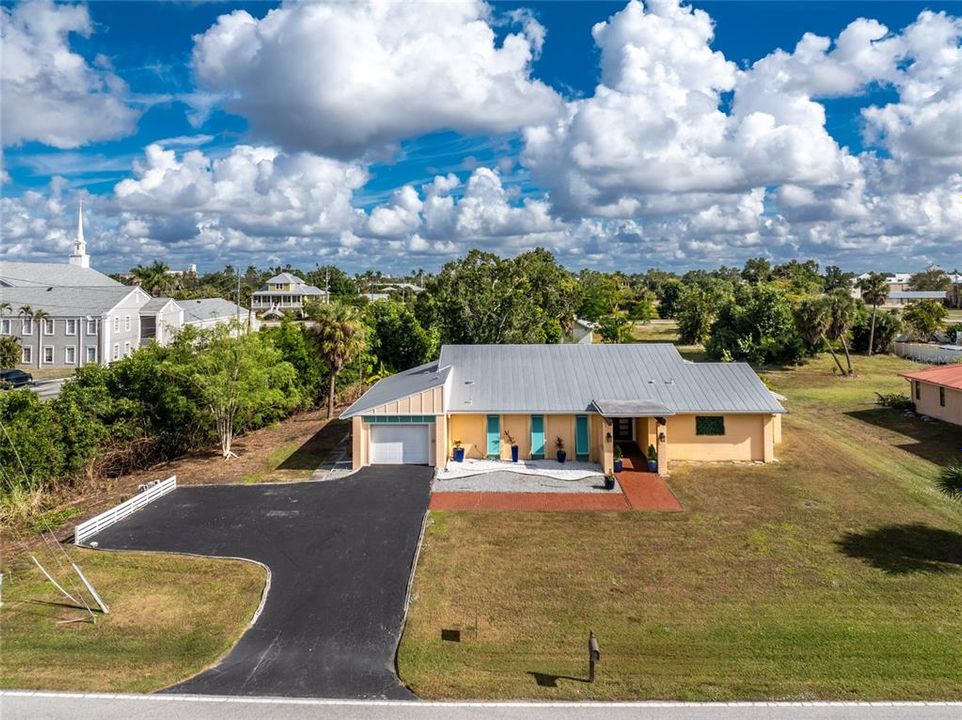 En Venta: $599,000 (3 camas, 2 baños, 2136 Pies cuadrados)