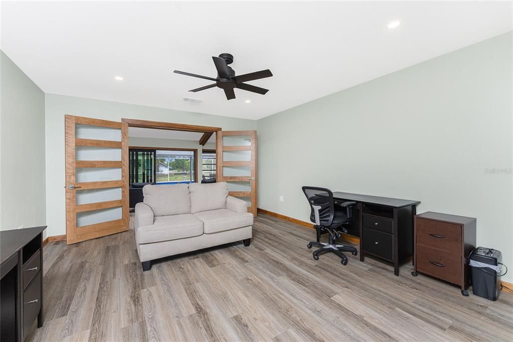 En Venta: $599,000 (3 camas, 2 baños, 2136 Pies cuadrados)