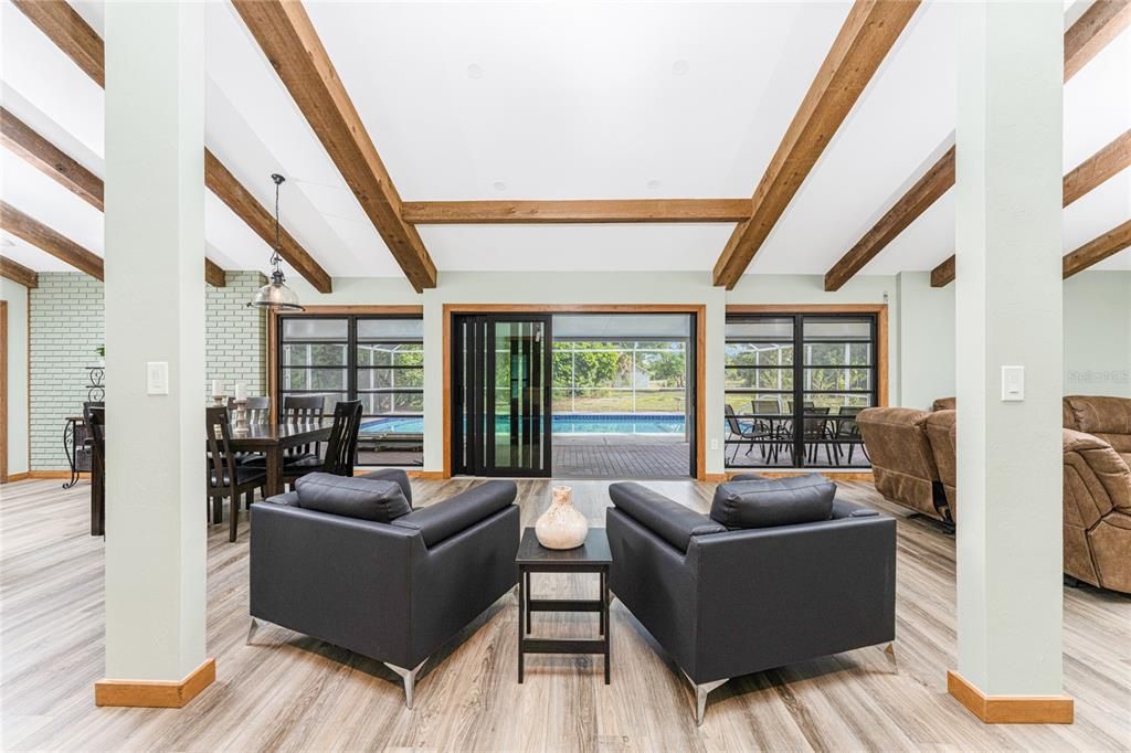 En Venta: $599,000 (3 camas, 2 baños, 2136 Pies cuadrados)