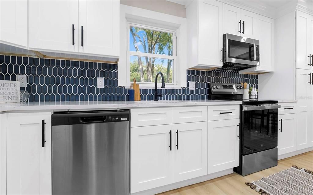 待售: $689,900 (4 贝兹, 3 浴室, 1918 平方英尺)