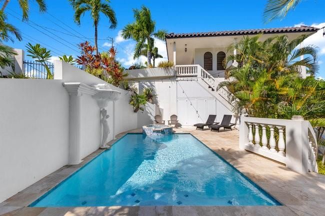 На продажу: $1,850,000 (5 спален, 4 ванн, 4500 Квадратных фут)