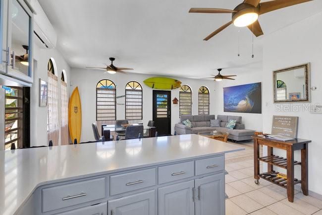 На продажу: $1,850,000 (5 спален, 4 ванн, 4500 Квадратных фут)