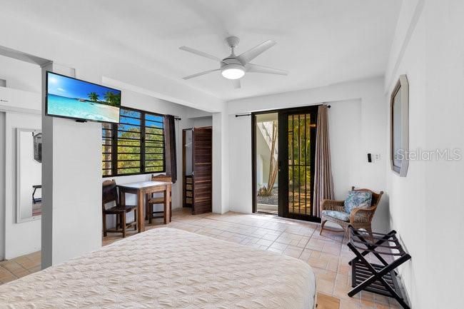 На продажу: $1,850,000 (5 спален, 4 ванн, 4500 Квадратных фут)