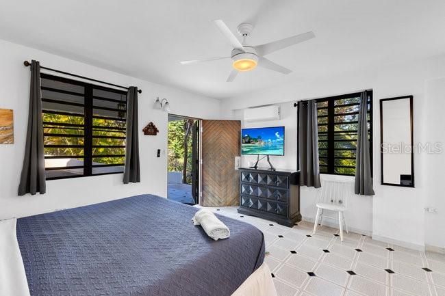 На продажу: $1,850,000 (5 спален, 4 ванн, 4500 Квадратных фут)