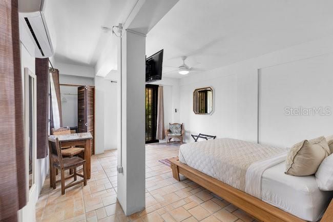 На продажу: $1,850,000 (5 спален, 4 ванн, 4500 Квадратных фут)