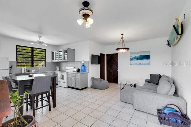 На продажу: $1,850,000 (5 спален, 4 ванн, 4500 Квадратных фут)