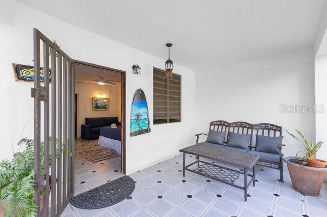 На продажу: $1,850,000 (5 спален, 4 ванн, 4500 Квадратных фут)