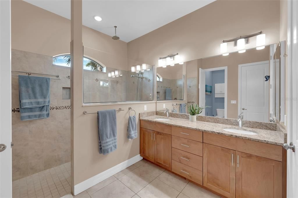 For Sale: $595,000 (3 beds, 2 baths, 2072 Square Feet)