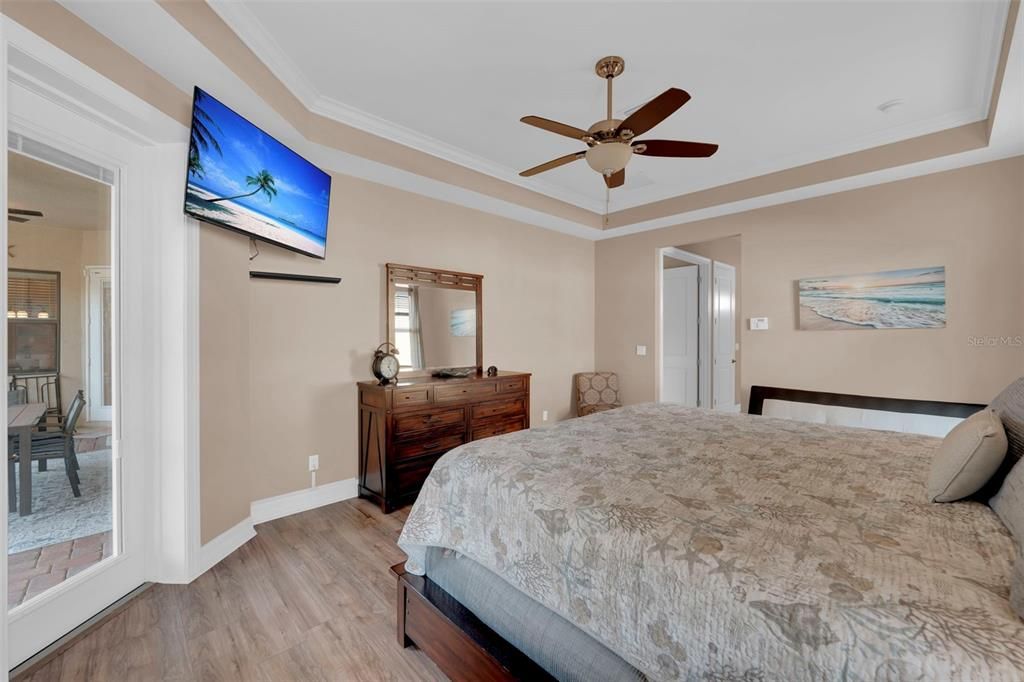 For Sale: $595,000 (3 beds, 2 baths, 2072 Square Feet)