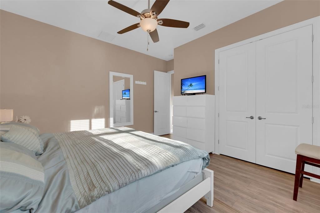 For Sale: $595,000 (3 beds, 2 baths, 2072 Square Feet)