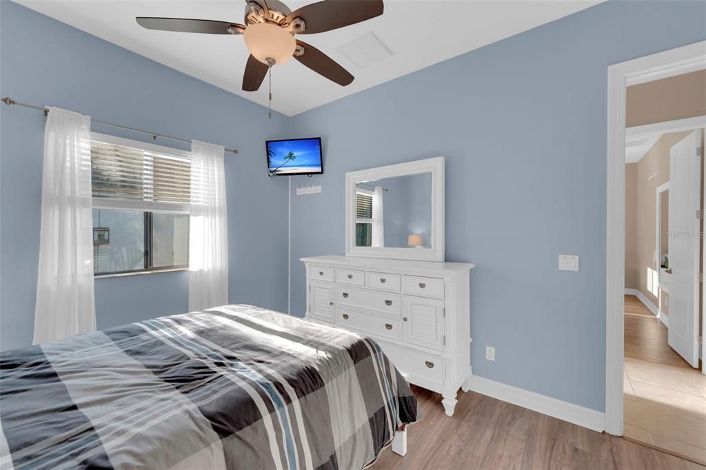 For Sale: $595,000 (3 beds, 2 baths, 2072 Square Feet)