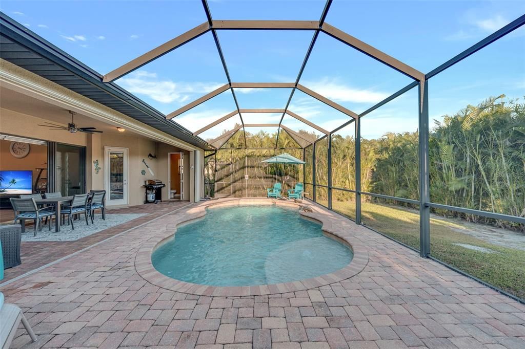 For Sale: $595,000 (3 beds, 2 baths, 2072 Square Feet)