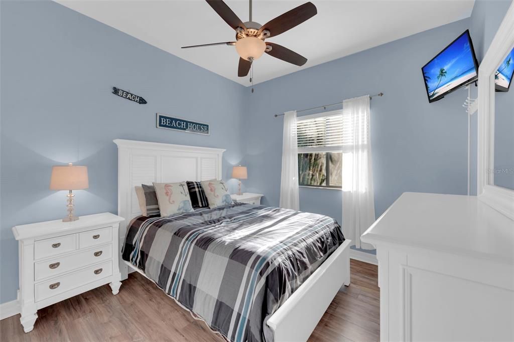 For Sale: $595,000 (3 beds, 2 baths, 2072 Square Feet)