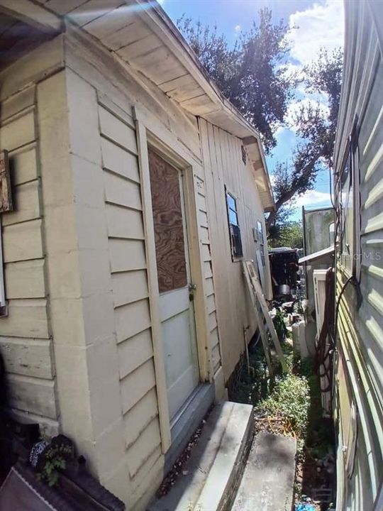 待售: $199,900 (2 贝兹, 1 浴室, 594 平方英尺)