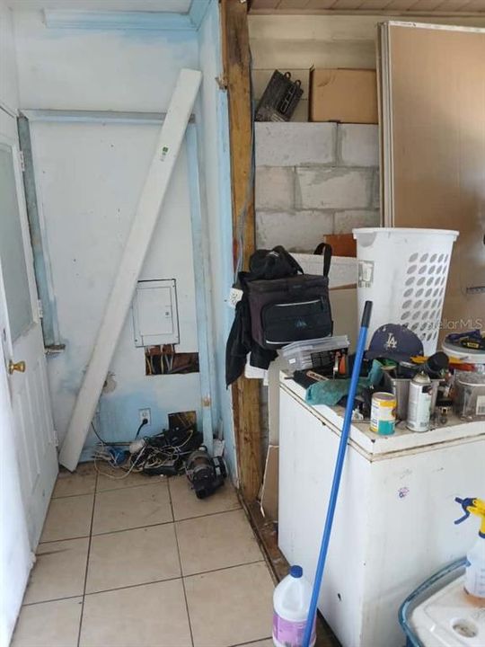 待售: $199,900 (2 贝兹, 1 浴室, 594 平方英尺)