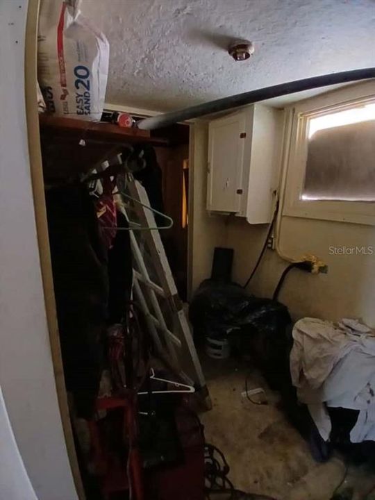 待售: $199,900 (2 贝兹, 1 浴室, 594 平方英尺)