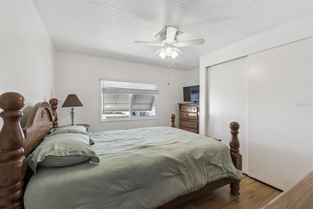 待售: $165,000 (2 贝兹, 2 浴室, 864 平方英尺)