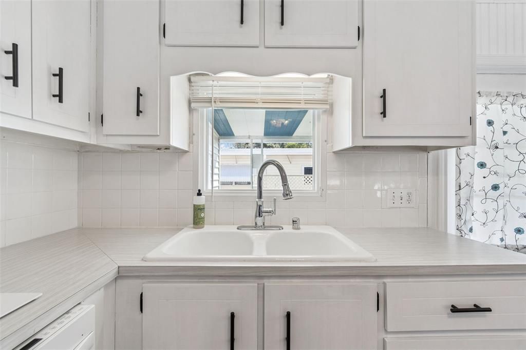 待售: $165,000 (2 贝兹, 2 浴室, 864 平方英尺)