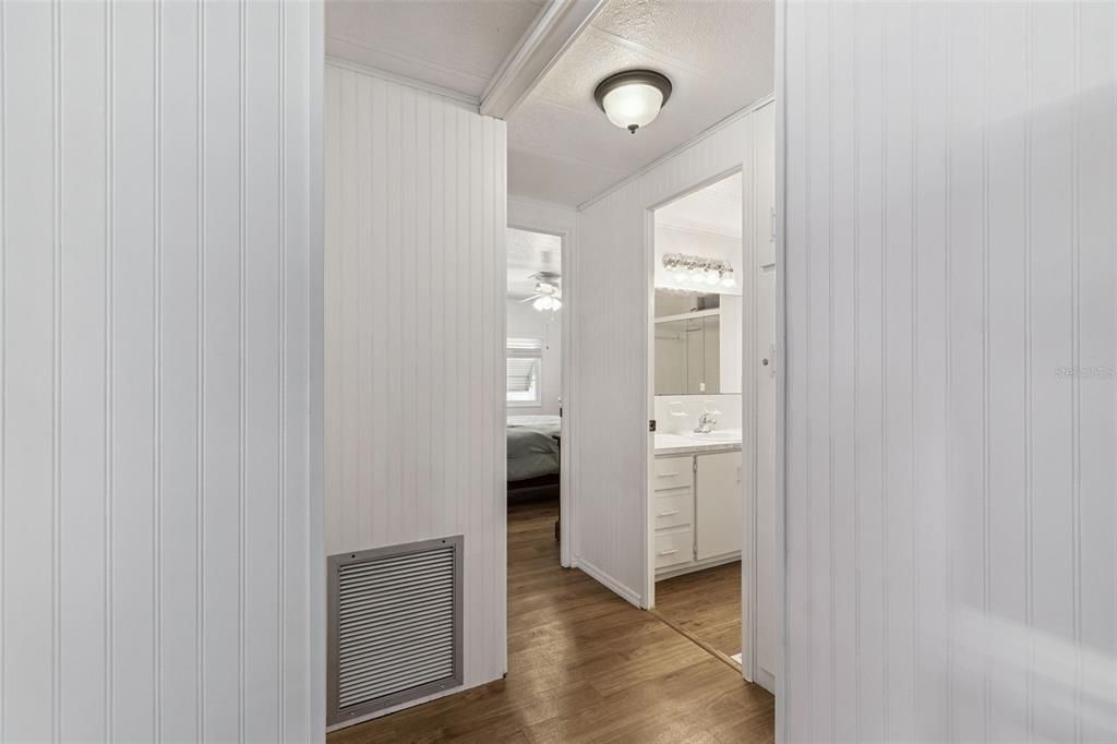 待售: $165,000 (2 贝兹, 2 浴室, 864 平方英尺)