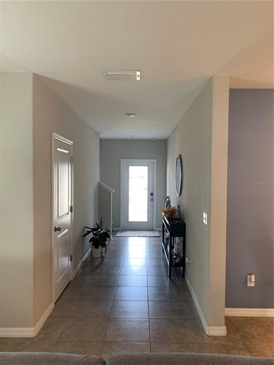 For Rent: $2,750 (5 beds, 2 baths, 2215 Square Feet)