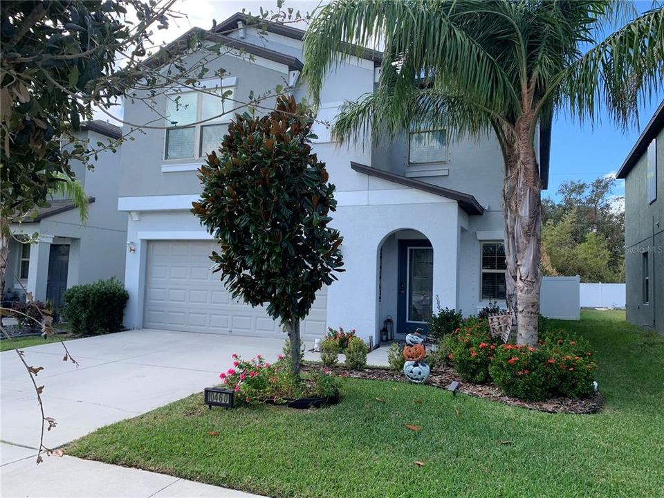 For Rent: $2,750 (5 beds, 2 baths, 2215 Square Feet)