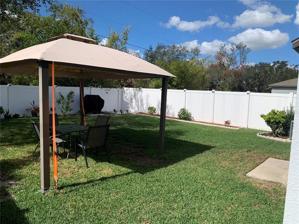 For Rent: $2,750 (5 beds, 2 baths, 2215 Square Feet)