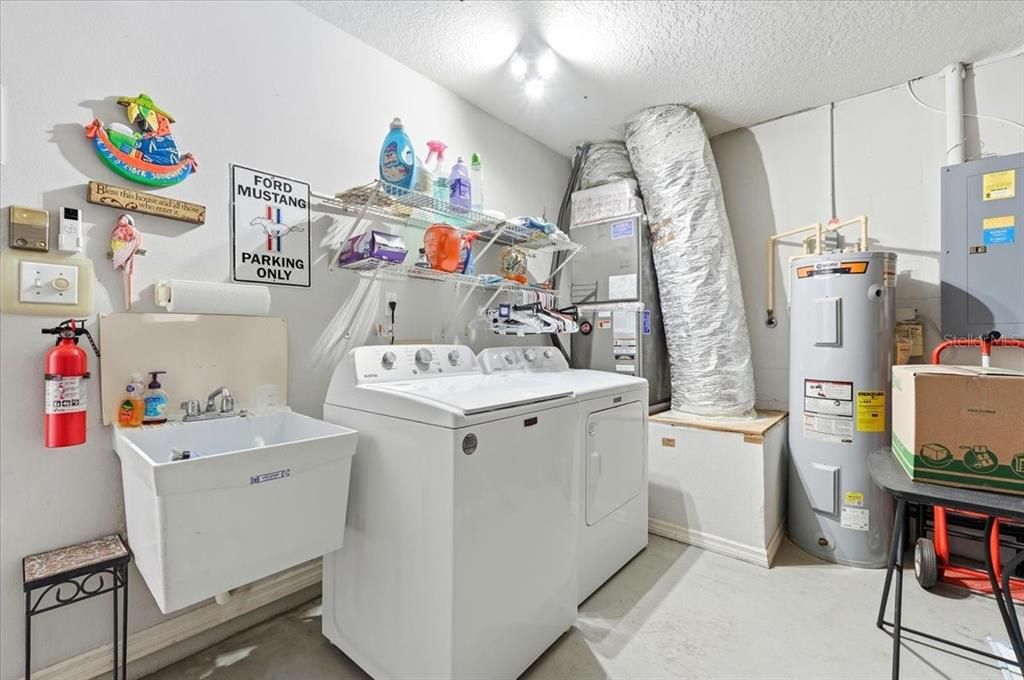 Active With Contract: $300,000 (3 beds, 2 baths, 1799 Square Feet)