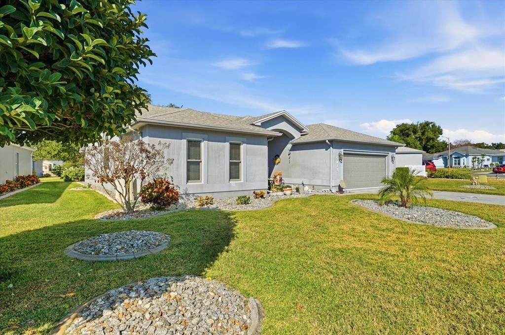 Active With Contract: $300,000 (3 beds, 2 baths, 1799 Square Feet)