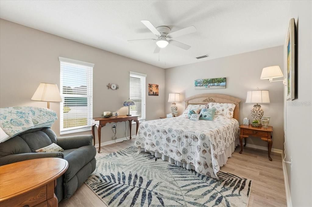 Active With Contract: $300,000 (3 beds, 2 baths, 1799 Square Feet)