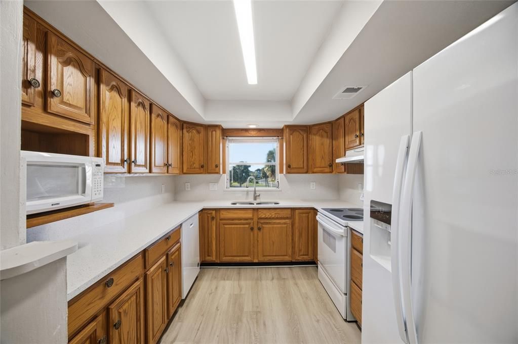 For Sale: $260,000 (2 beds, 2 baths, 1525 Square Feet)