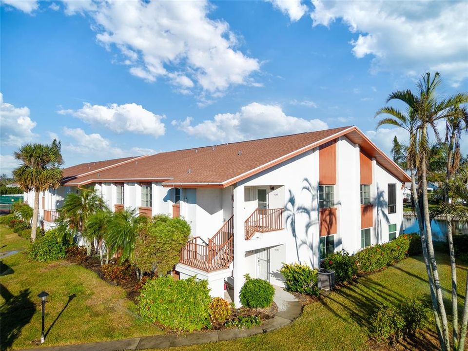 For Sale: $260,000 (2 beds, 2 baths, 1525 Square Feet)