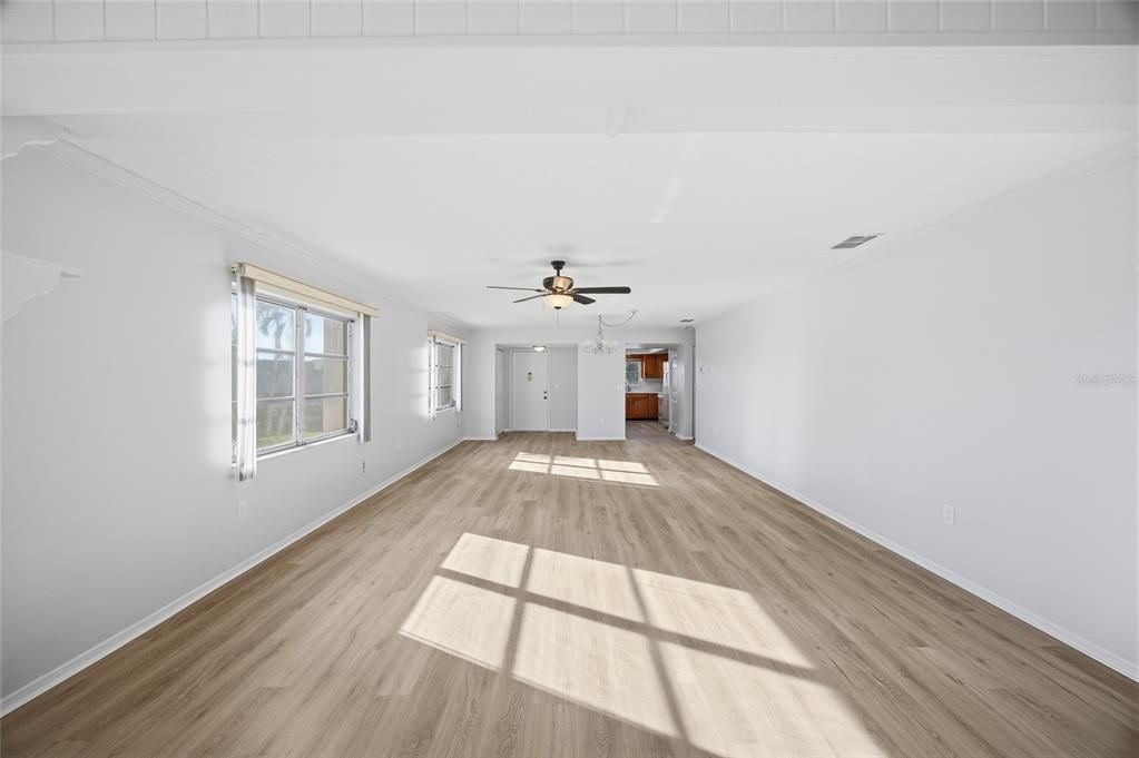 For Sale: $260,000 (2 beds, 2 baths, 1525 Square Feet)