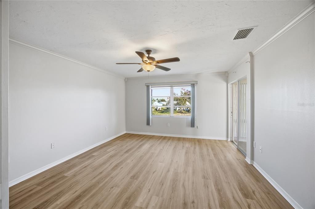 For Sale: $260,000 (2 beds, 2 baths, 1525 Square Feet)