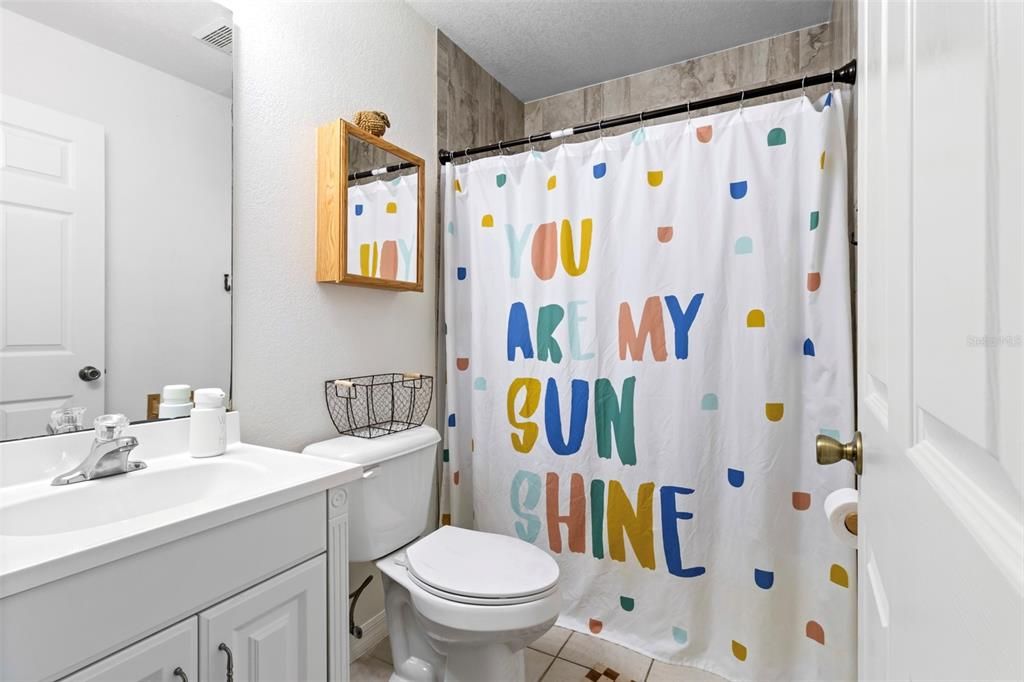 待售: $259,900 (3 贝兹, 2 浴室, 1324 平方英尺)