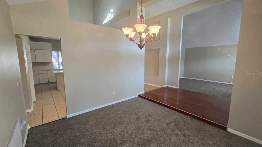 待售: $549,900 (4 贝兹, 3 浴室, 2471 平方英尺)