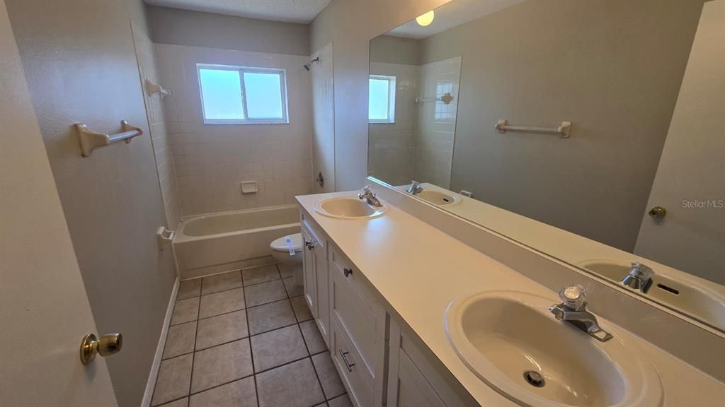 待售: $549,900 (4 贝兹, 3 浴室, 2471 平方英尺)