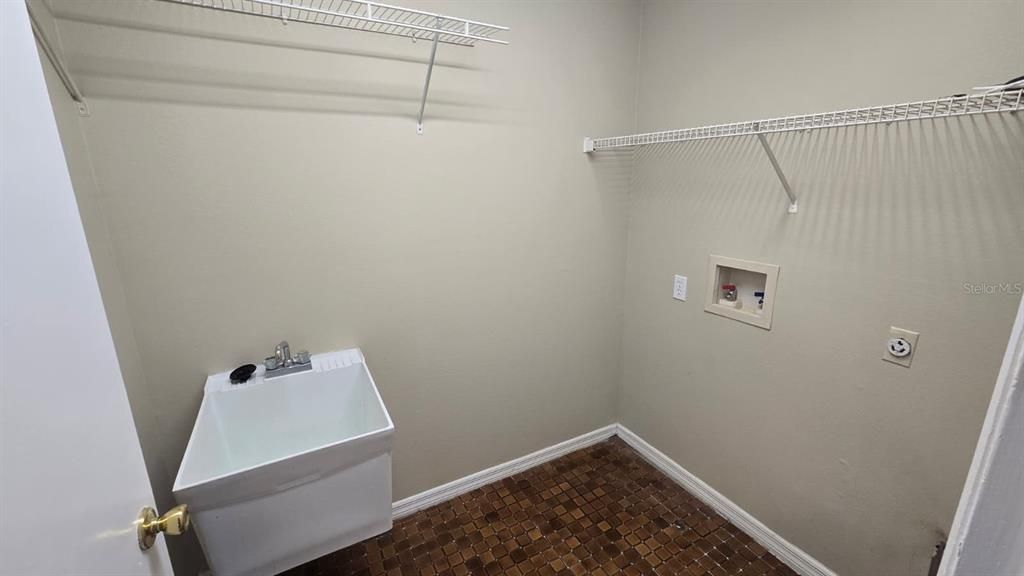 待售: $549,900 (4 贝兹, 3 浴室, 2471 平方英尺)