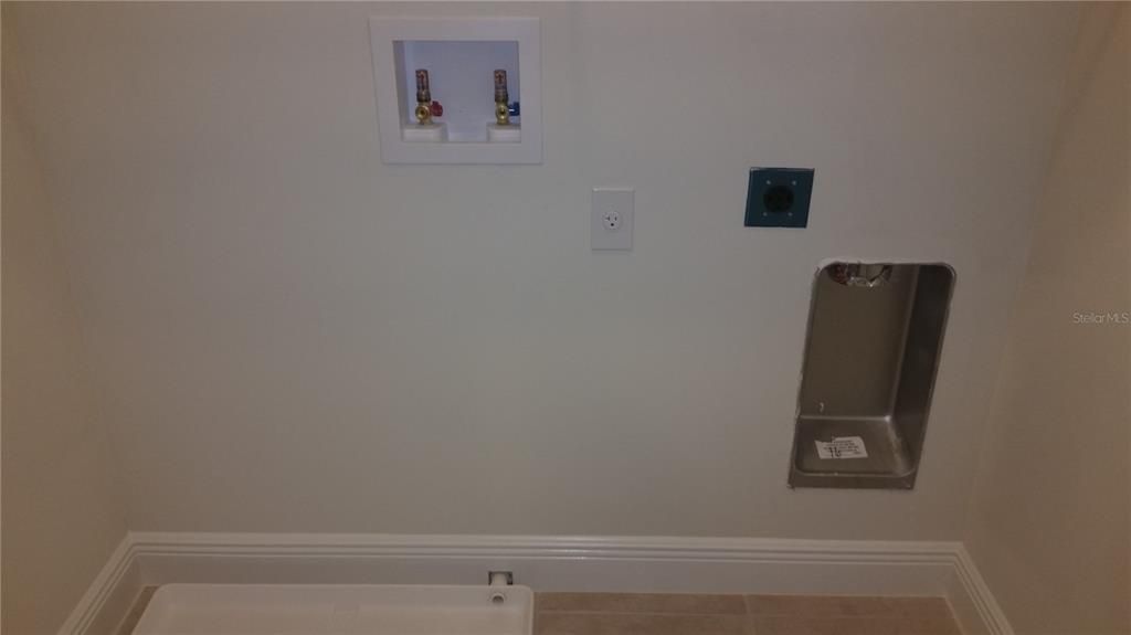 For Rent: $3,095 (4 beds, 3 baths, 1726 Square Feet)