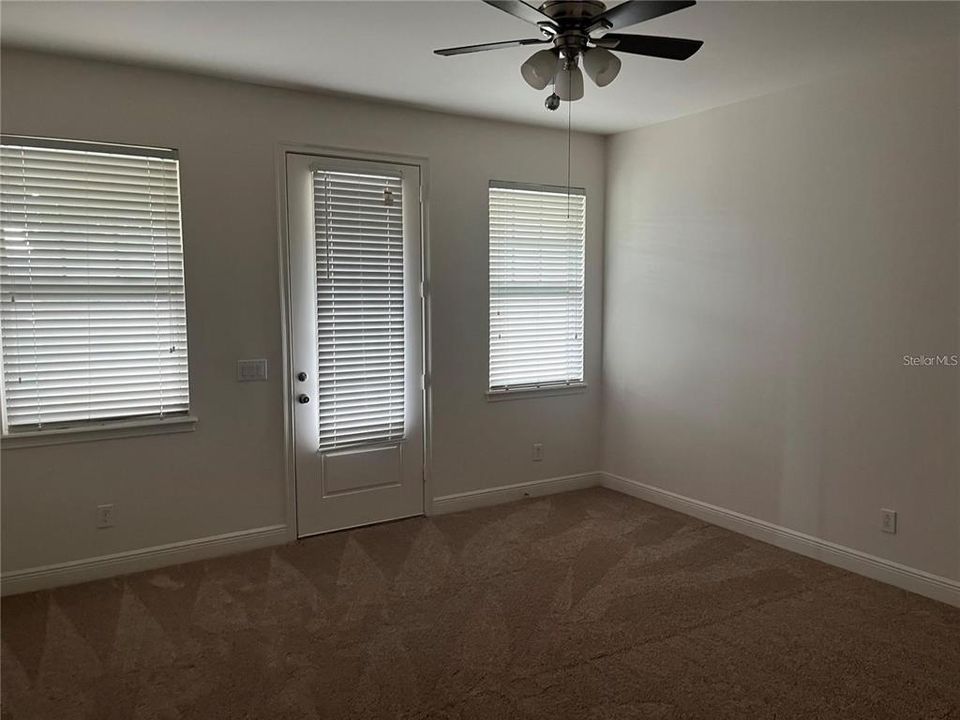 For Rent: $3,095 (4 beds, 3 baths, 1726 Square Feet)