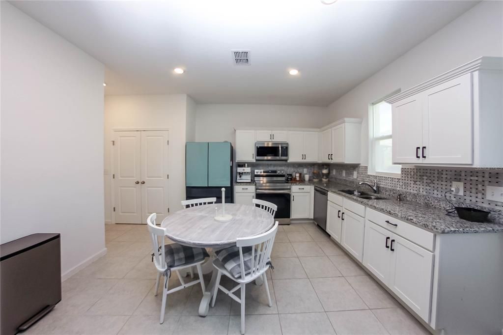 В аренду: $2,500 (3 спален, 2 ванн, 1687 Квадратных фут)